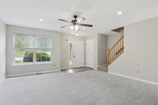 Building Photo - Freshly Updated 3BD/2.5BA Townhome with Wa...