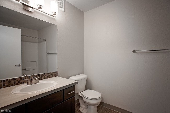 Building Photo - 1 br, 1 bath Apartment - Hanover
