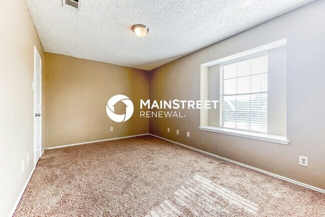 Building Photo - 4 Bedroom Pet-Friendly Home in Rowlett, TX with Main Street Renewal