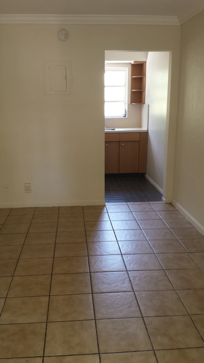 Building Photo - 247 SW 3rd Ave