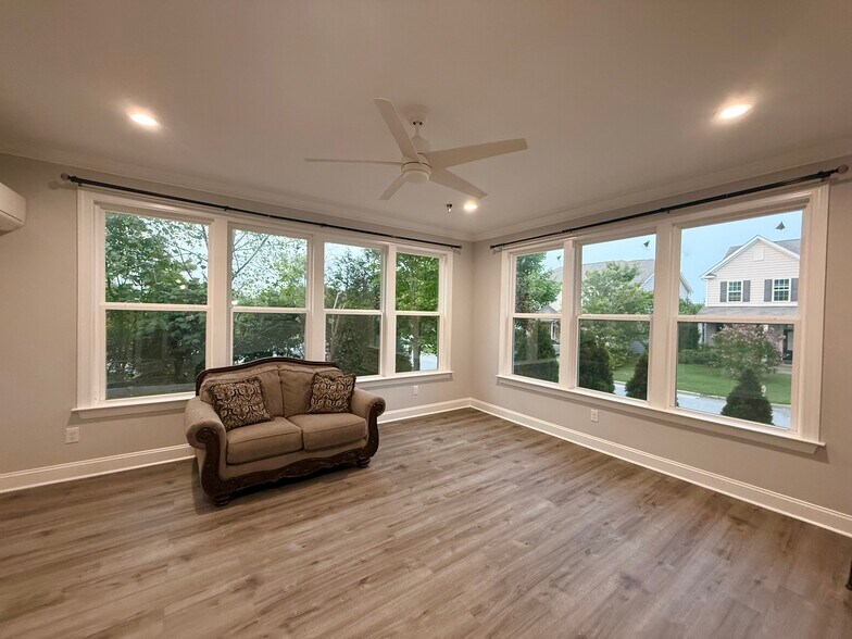 Building Photo - 6000 Fryars Gate Ct