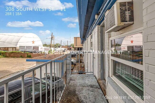 Building Photo - 308 South West St-11