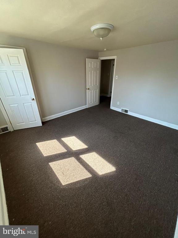 Building Photo - 330 W 21st St