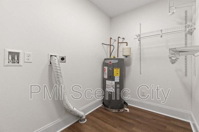 Building Photo - 3919 Weldon Dr