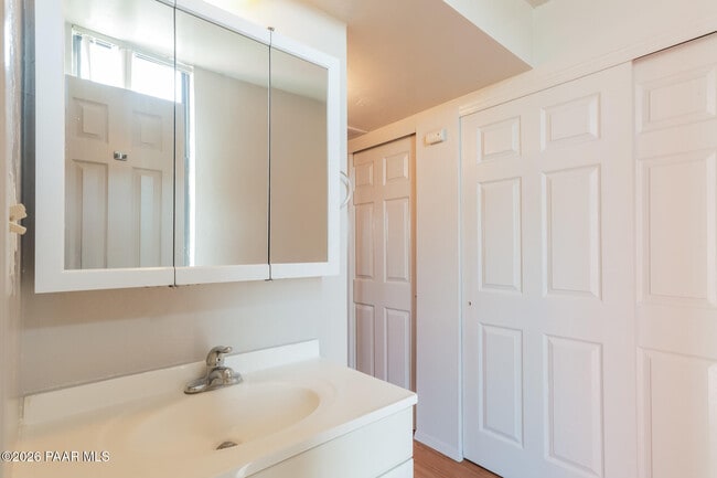 Building Photo - 770 N Dodge Blvd