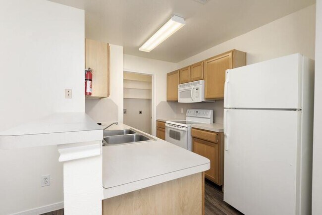 Building Photo - 2117 Saint Lucia Calle