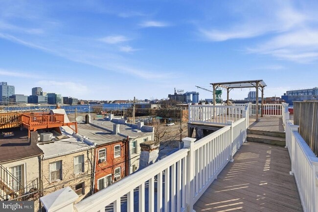 Building Photo - 1314 Webster St