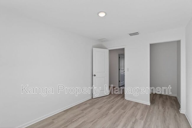 Building Photo - 1115 F Ave