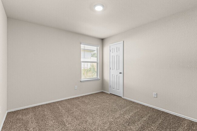 Building Photo - 4906 Karen Grn Dr