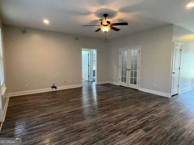 Building Photo - 203 Waters Edge Dr