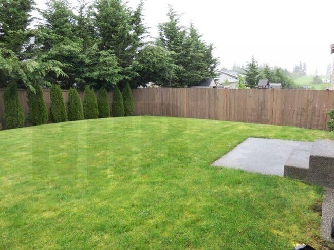Building Photo - Beautiful 4 Bedroom Home located in a Gate...