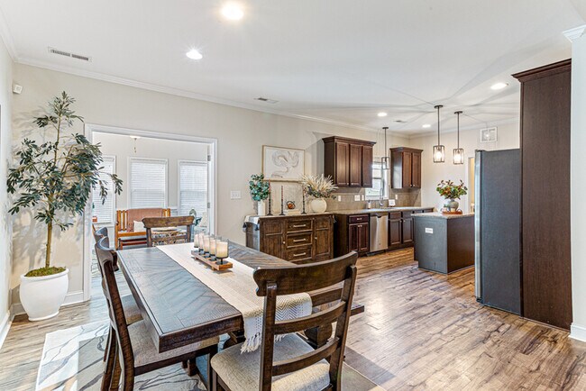 Building Photo - 130 Blue Chip Ct