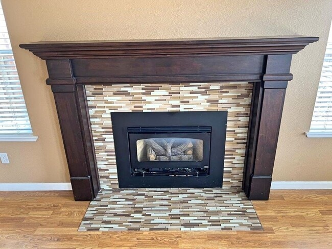 Building Photo - Modern 4 Bedroom 3 Bath Close to Marina Suisun City *Star Rentals