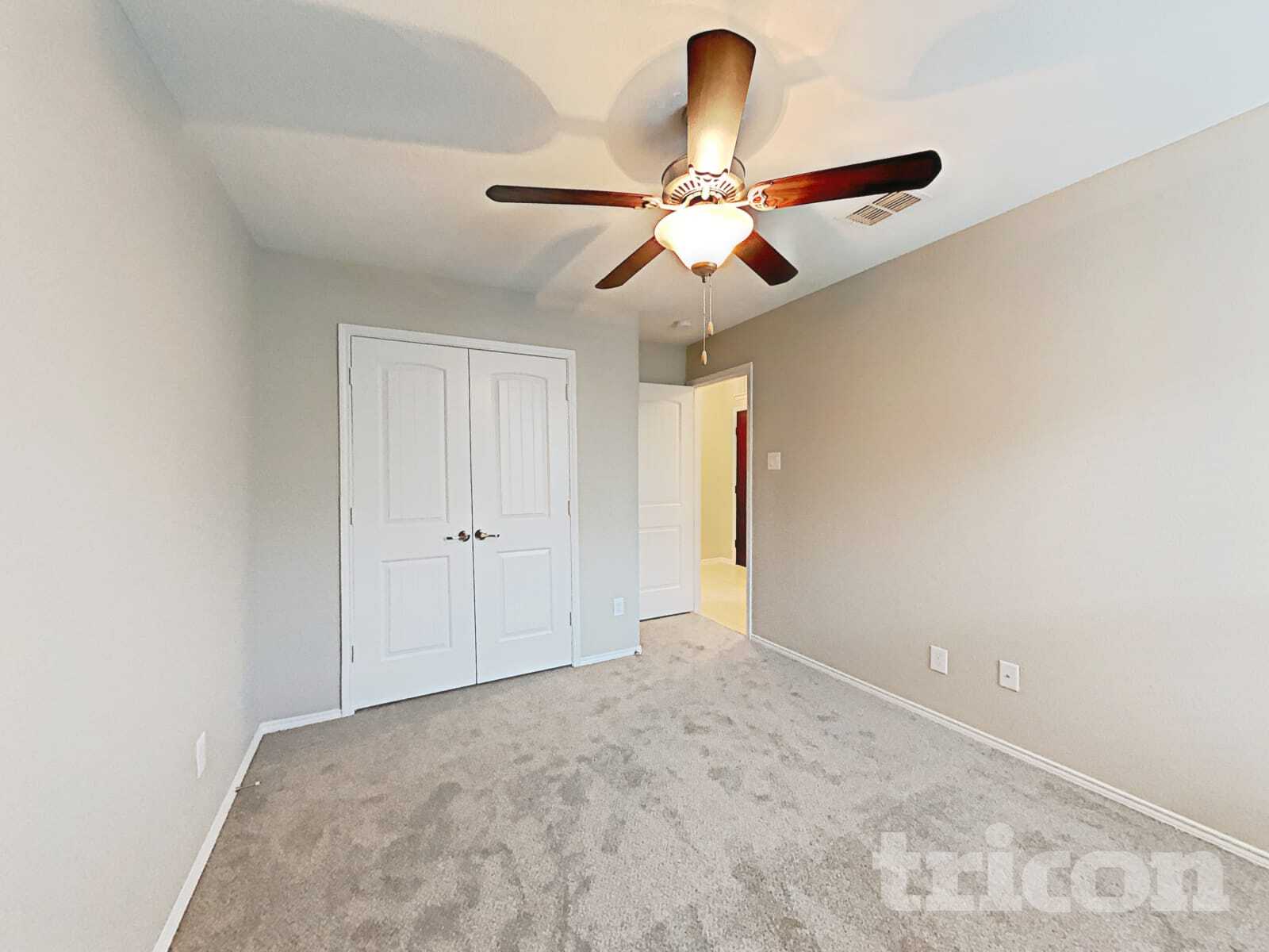 Building Photo - 529 Cheyenne Dr