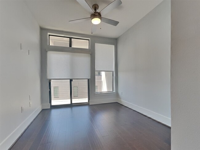 Building Photo - 2401 Crawford St