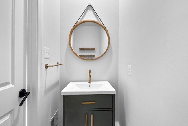 Building Photo - 3 Bed 2.5 Bath - Clarksburg Townhouse - Attached 2 Car Garage