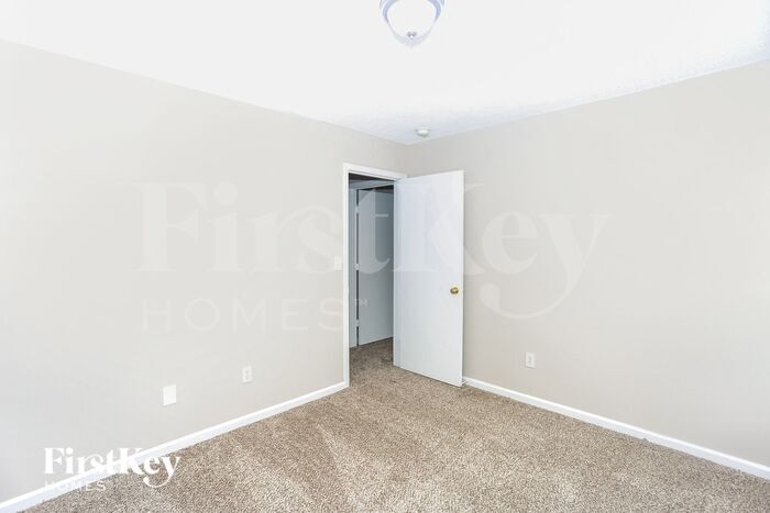 Building Photo - 2077 Chapel Creek Rd