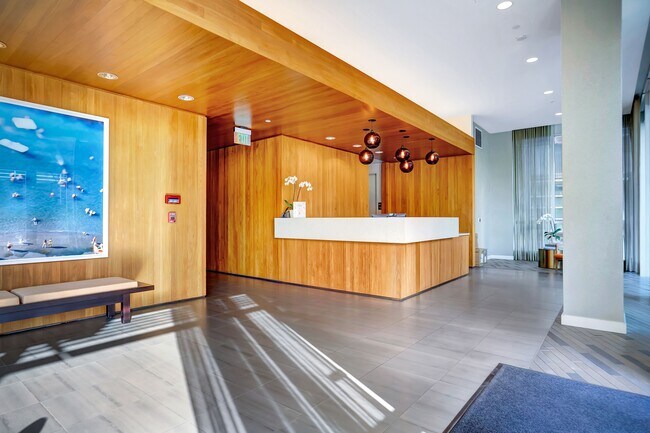 Building Photo - 1705 Ocean Ave