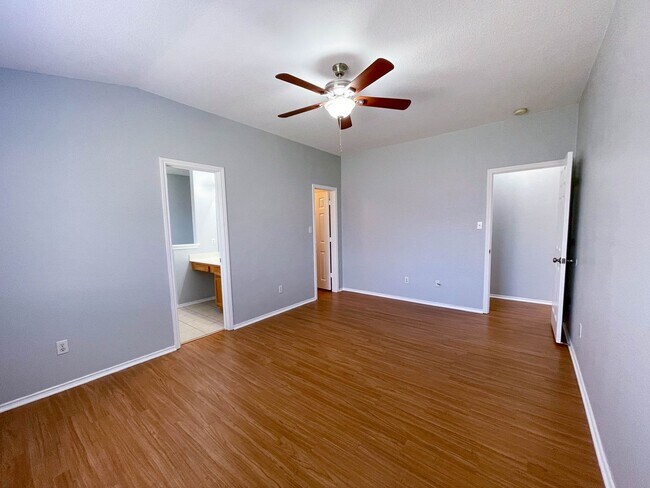 Building Photo - 1004 Stacia's Way