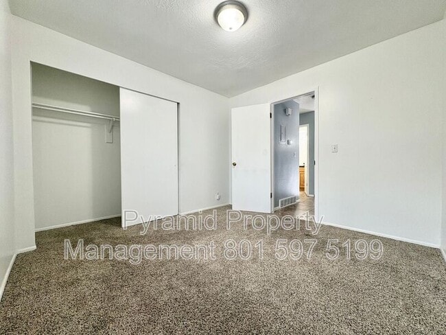 Building Photo - 5441 S 1300 E