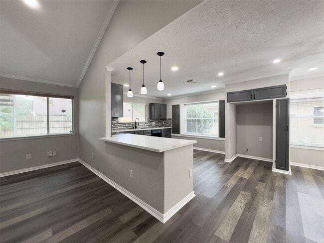 Building Photo - 1406 River Rock Dr