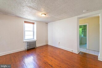 Building Photo - 3719 Calumet St