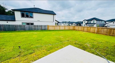 Building Photo - 9617 Last Maples Trl