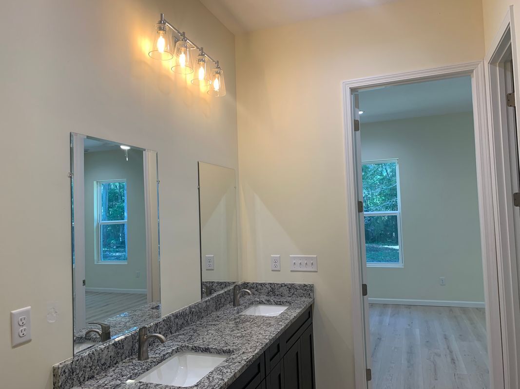 Building Photo - 5871 Collins Rd