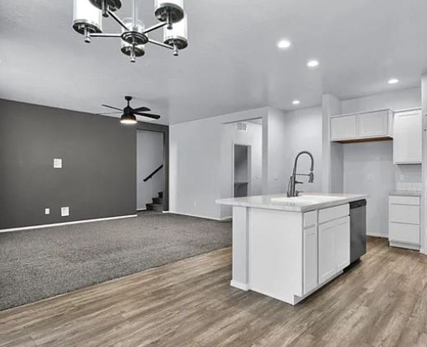 Building Photo - 4578 W Silver River St