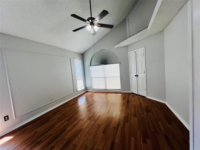 Building Photo - 300 W Stoneybrook Dr