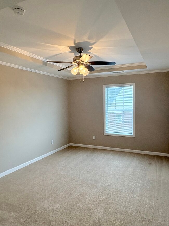 Building Photo - 135 Daisy Field Ct