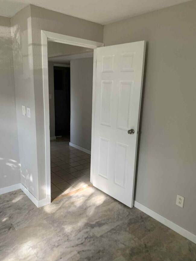 Building Photo - 6712 N Terra Vista Dr