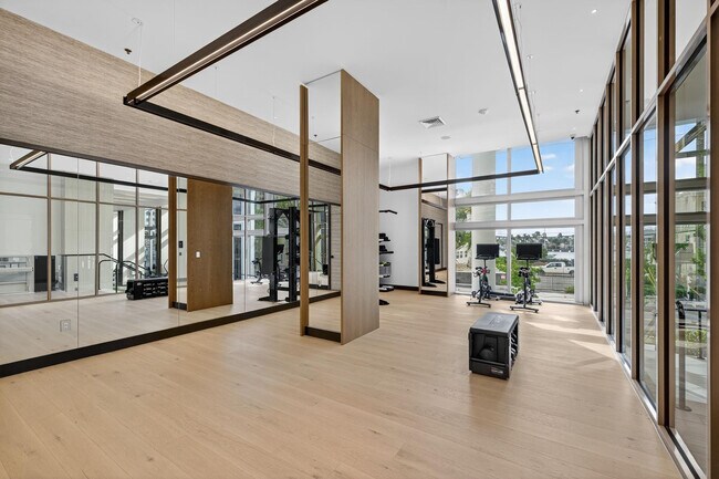 Building Photo - 151 N Seabreeze Blvd