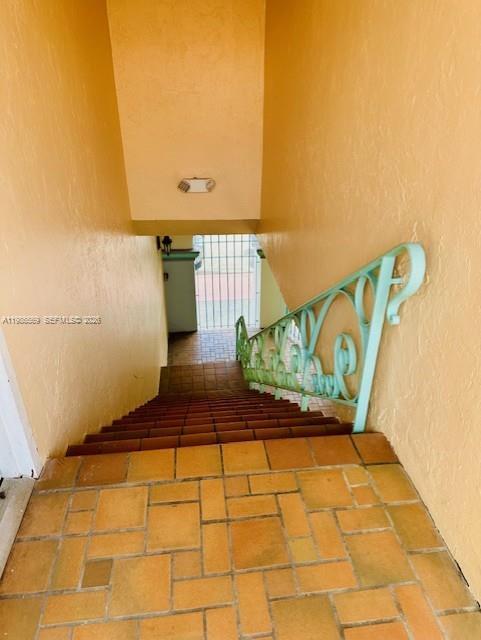 Building Photo - 736 13th St