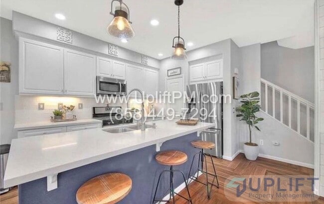 Building Photo - 44082 Calle Luz