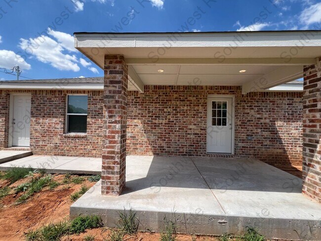 Building Photo - 2131 Bobwhite Ct