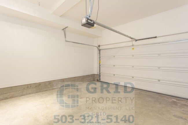 Building Photo - 1113 SE Alika Ave