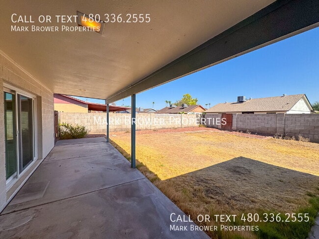 Building Photo - 2315 W El Alba Way
