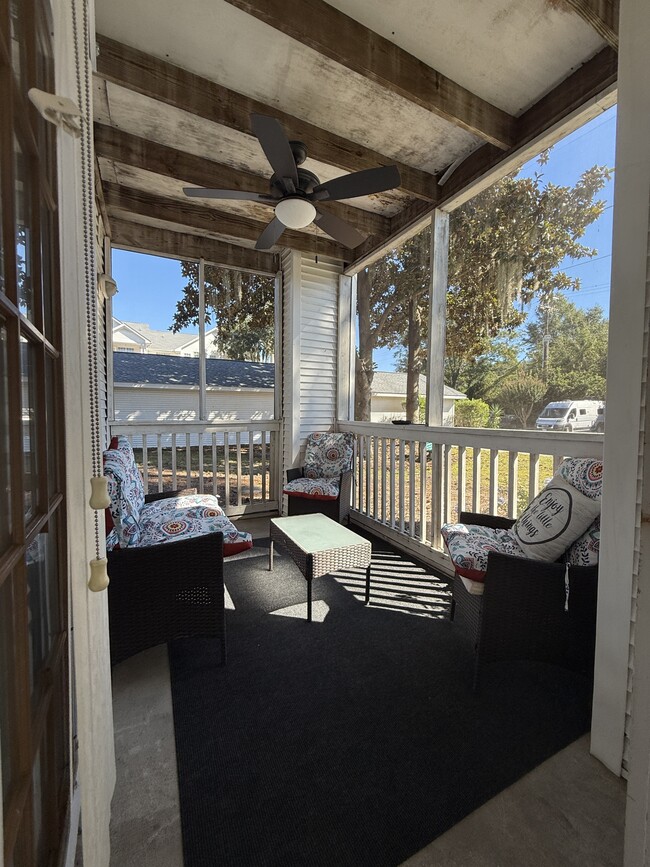 Building Photo - 1231 Ladys Island Dr