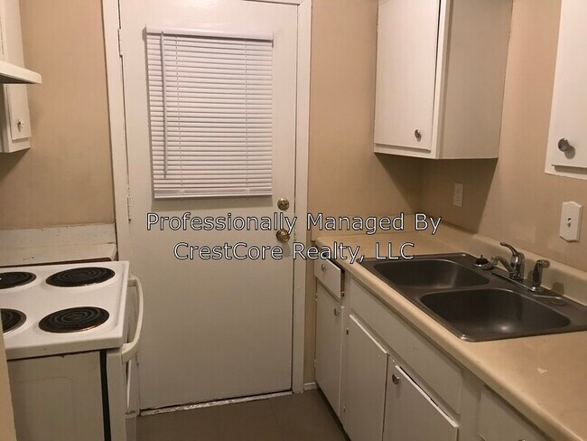 Building Photo - 4651 Royal Ridge Dr