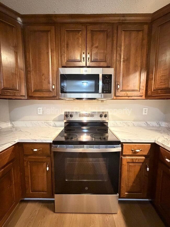 Building Photo - 209 Briarwood Dr
