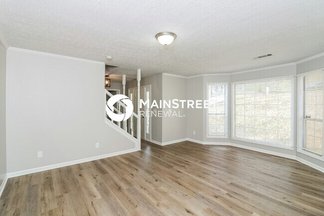 Building Photo - 3 Bedroom Pet-Friendly Home in Kennesaw, GA with Main Street Renewal