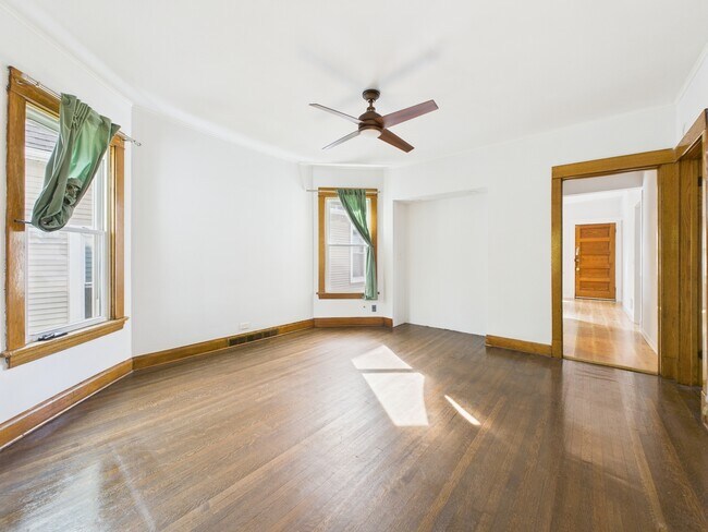 Building Photo - 4318 N Albany Ave