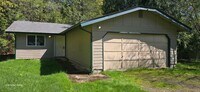 Building Photo - Fully Remodeled 3 bedroom in Grapeview