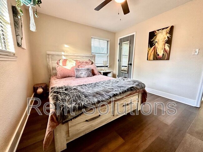 Building Photo - 5701 12th Ave S