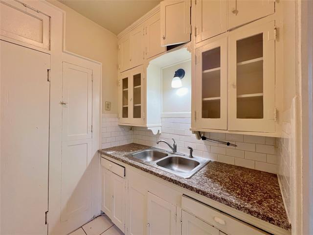 Building Photo - 420 W Neely St