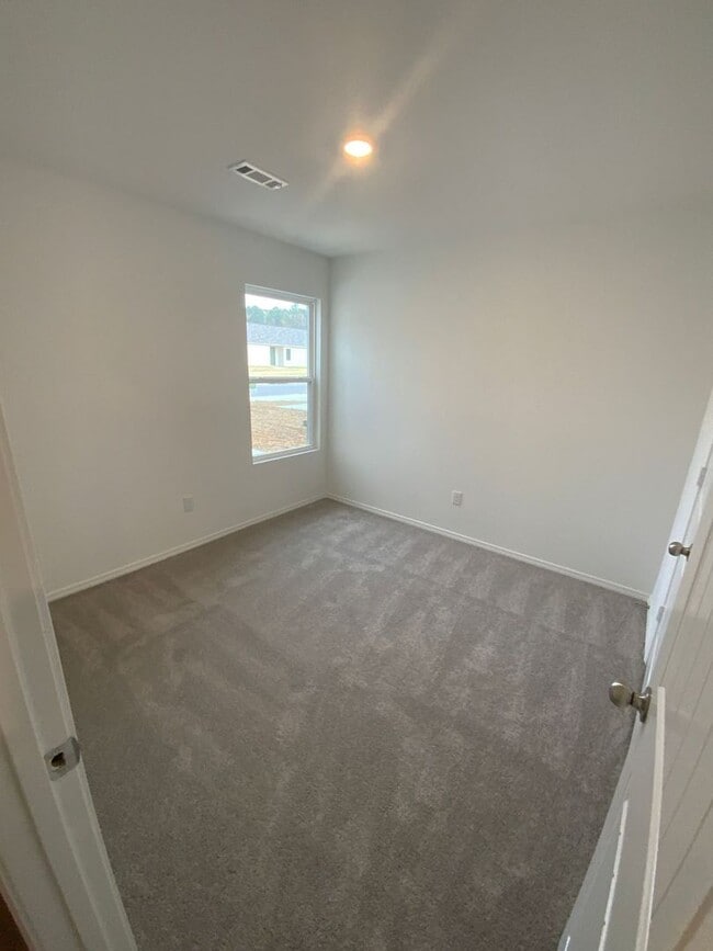 Building Photo - 8101 Donna Dr