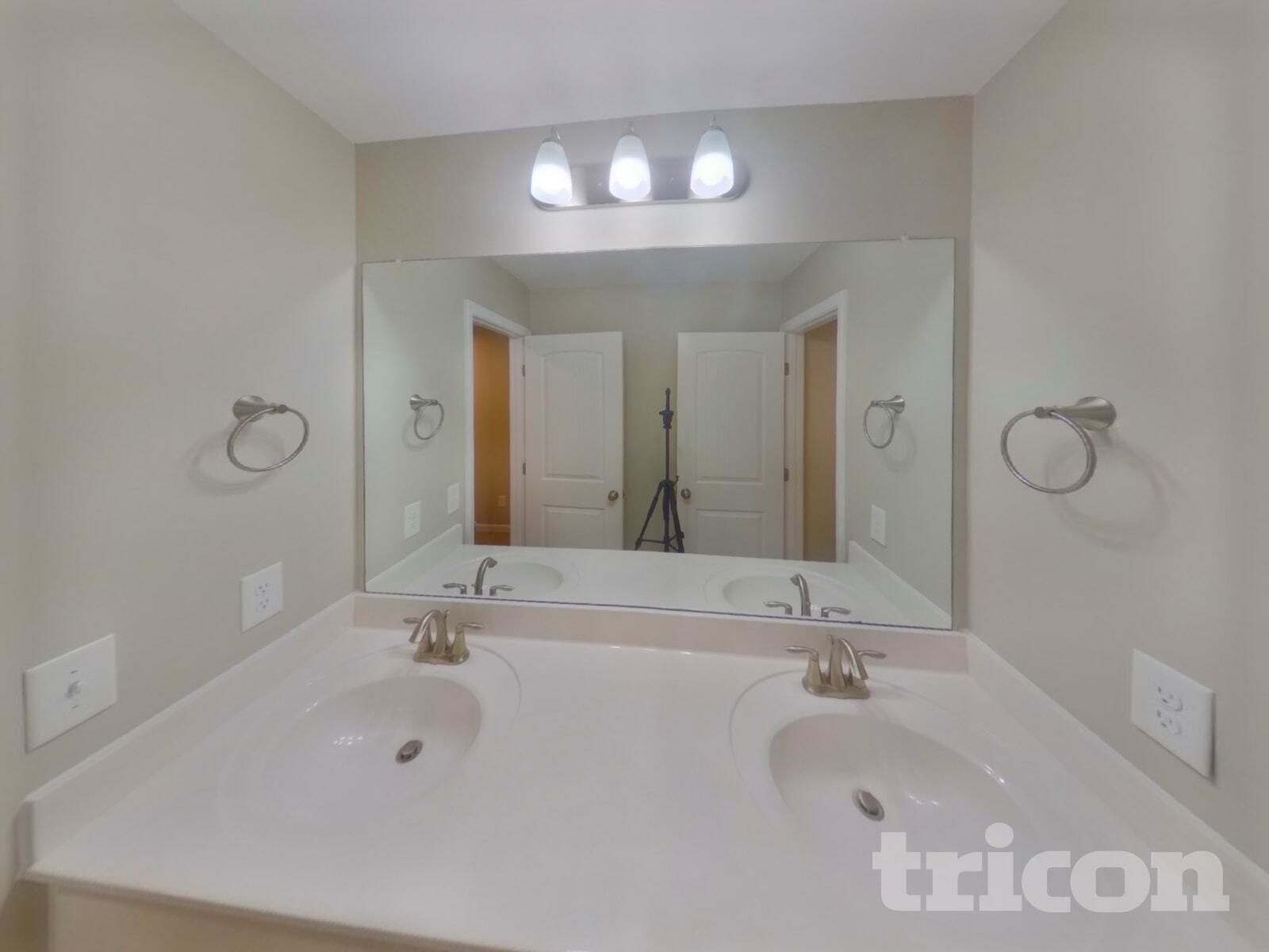 Building Photo - 105 Davenport Dr