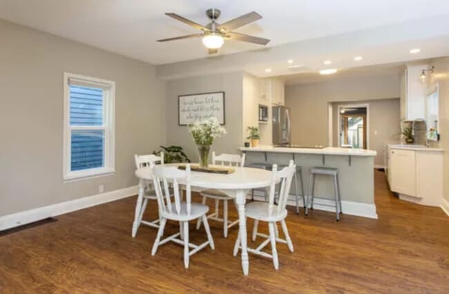 Building Photo - 2417 23rd Ave S