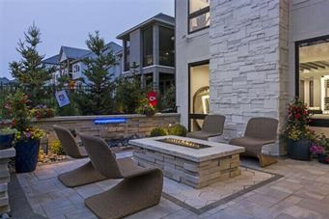 Building Photo - {5842} Luxury Rental in Forrest Ridge Esta...